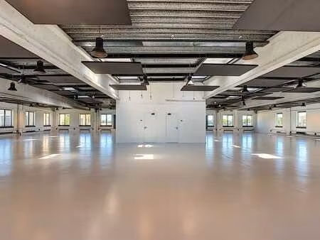665 m² de bureaux rénovés le long de la leuvensesteenweg