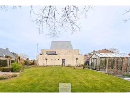 magazijn met kantoor en woonst