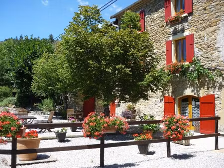 mas à vendre à serres