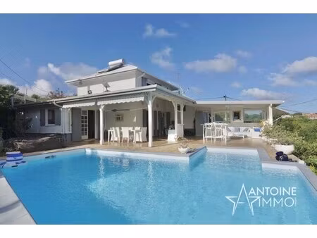 villa de luxe à vendre à le robert