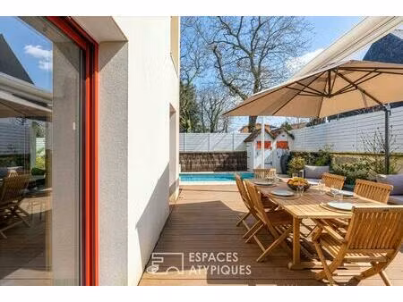 maison familiale à l'abri des regards  à quelques pas de l'océan.