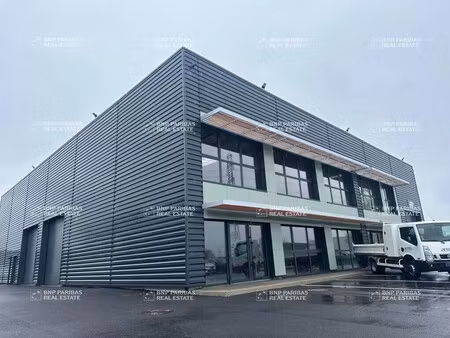 location local d'activités 450 m²