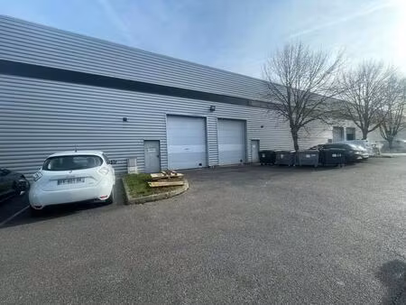 location local d’activités lisses 91090 450m² à 900m²