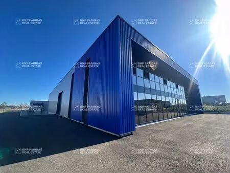 location local d'activités 1 640 m²