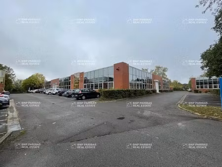 location local d'activités 2 426 m²
