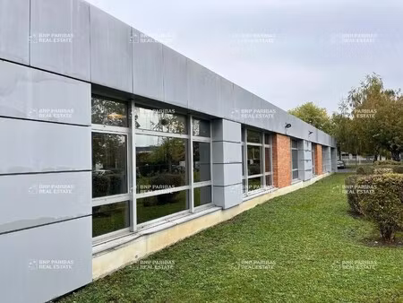 vente local d'activités 2 100 m²