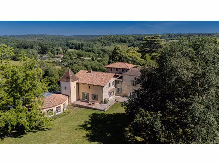 demeure à vendre dans le quartier petit nerac