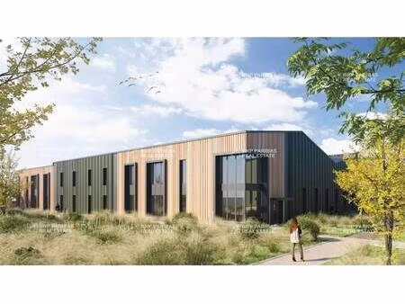 location local d'activités 141 m² à 8 589 m²