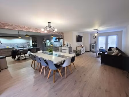 longère rénovée 297 m² – grande pièce de vie – jardin