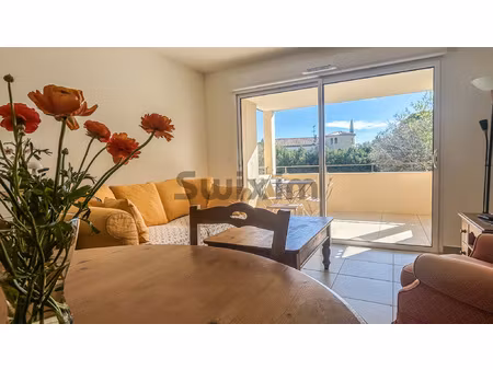 uzès à pied superbe appartement récent avec terrasse  park