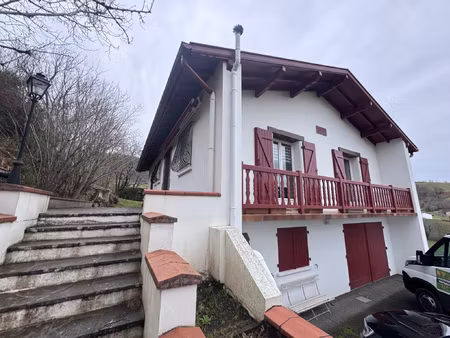 maison au calme à ossès cadre campagne & beau potentiel