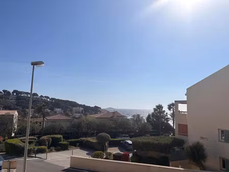 location meublée appartement 1 pièce 19 m² à sanary-sur-mer (83110)  690 €