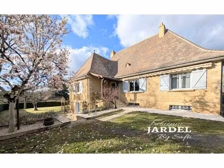 belle périgourdine de 189 m² - environnement calme