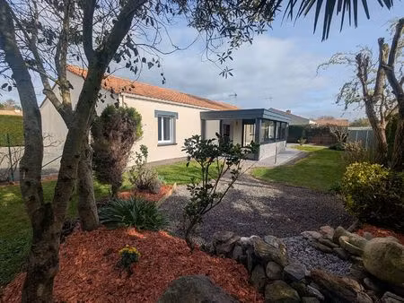 commequiers maison plain-pied 2008  140m² environ  4 chambres  avec jardin et garage