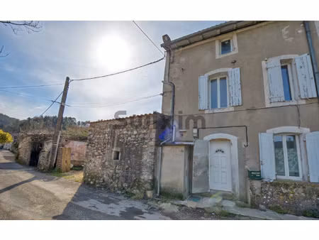 ensemble de deux maisons