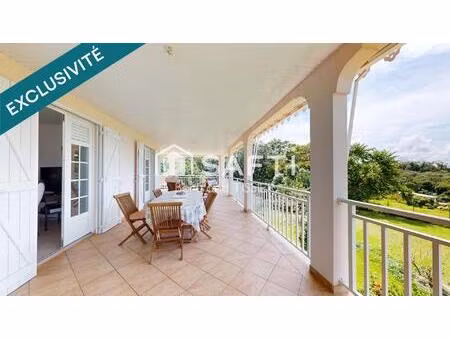 villa avec t5 et t3. excellent état. potentiel