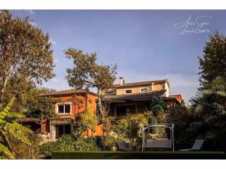 villa d'exception nichée en pleine nature / rénovation 2023