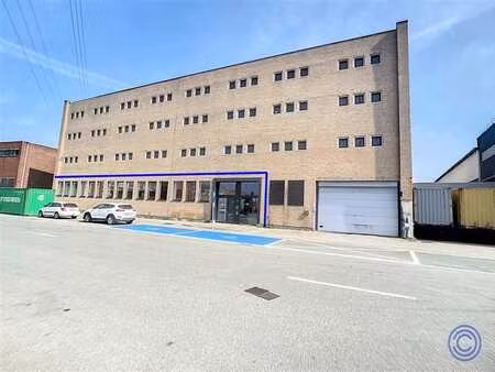 strategisch gelegen kantoor ca. 670m² in havengebied!