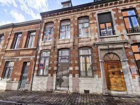 belle maison mitoyenne dans le centre de mons