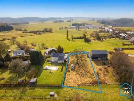 au grand calme parcelle de 12ares 82ca idéalement orientée.