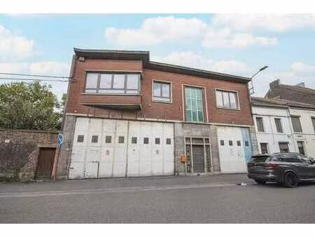 entrepot + appartement ou bureau