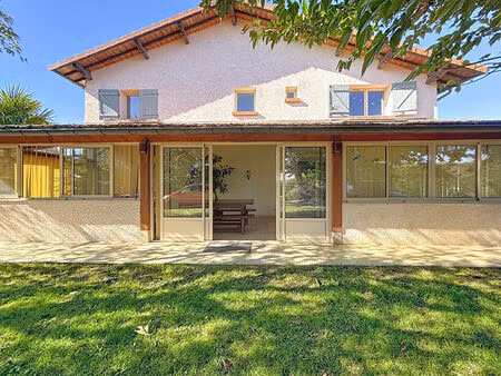 maison familiale de 90m2  2 chambres  idéalement située  école  commerces  gare   autorout