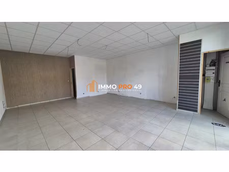 location locaux professionnels 90 m² à saint-laurent-sur-sèvre (85290)  900 €