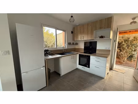 location meublée maison 3 pièces 69 m² à fos-sur-mer (13270)  1 100 €