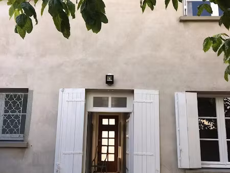 location maison 5 pièces 102 m² à sainte-bazeille (47180)  750 €