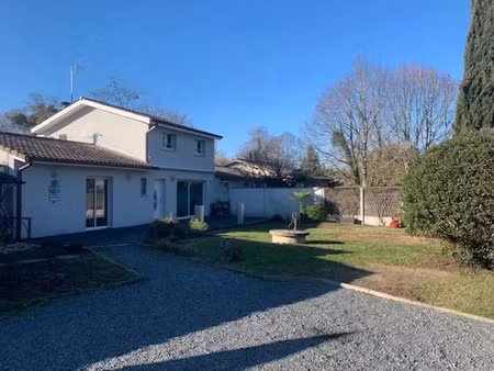 location meublée maison 4 pièces 104.56 m² à gradignan (33170)  1 713 €