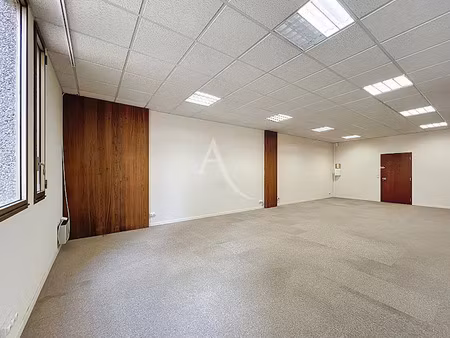 location locaux professionnels 53.8 m² à angers (49000)  650 €