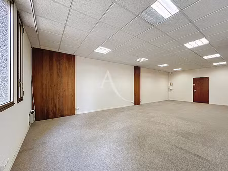 location locaux professionnels 53.8 m² à angers (49000)  700 €