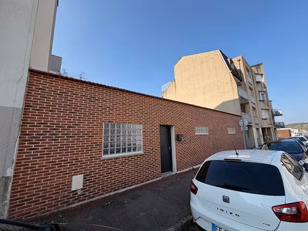 location locaux professionnels 65 m² à evreux (27000)  700 €