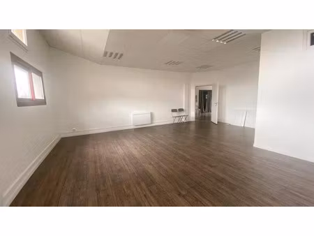 location locaux professionnels 4 pièces 70 m² à limoges (87000)  700 €