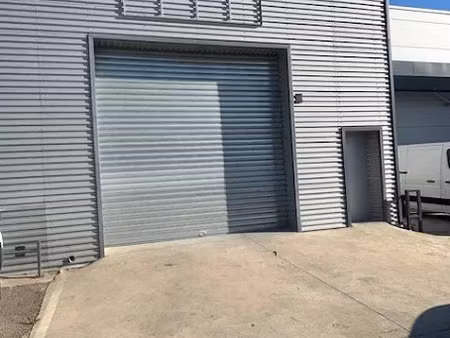 location locaux professionnels 1 pièce 142 m² à borgo (20290)  1 145 €