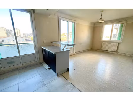 appartement marseille 4 46 m² t-2 à vendre  140 000 €