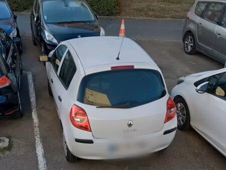 place de parking résidence ferme du temple