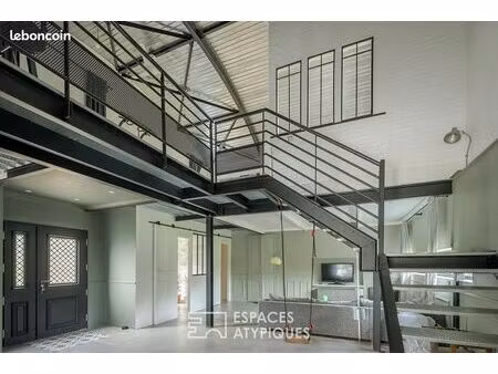 maison 7 pièces 259 m²