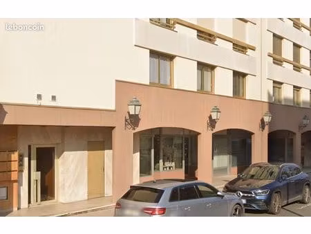 murs local commercial a adapter pour locations type airbnb ou habitation