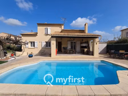 maison traditionnelle de 7 chambres  dans le centre du pradet
