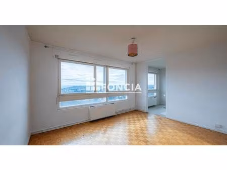 sur les hauteurs d'oullins: 3 pièces traversant avec une jolie vue dégagée