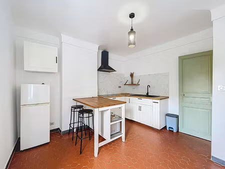 studio meublé centre-ville - le beausset