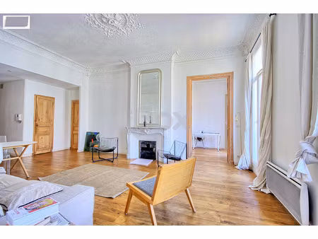 toulon haute ville - appartement haussmannien - mansarde