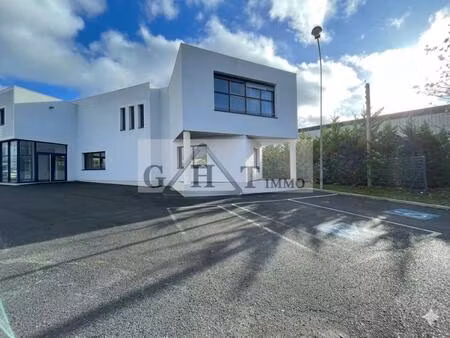 vaux-le-pénil – bureaux 650 m² a la vente