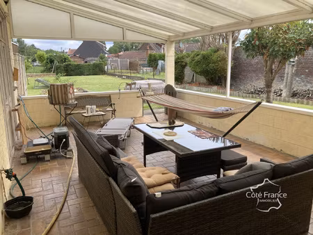 maison avec garage et jardin