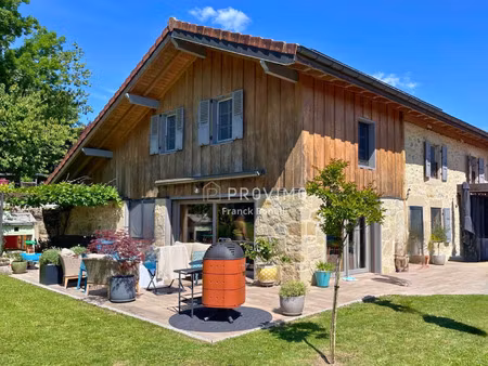 superbe propriété de campagne rénovée  153 m2  au calme