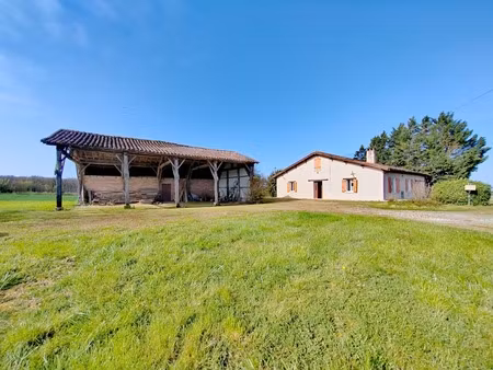 située à miramont latour  maison à rénover avec vue panoramique