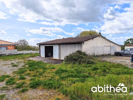 bâtiment en pierre à fort potentiel sur la commune de vérac