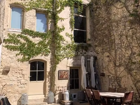 maison en pierre de 200 m² à saint-michel-l'observatoire