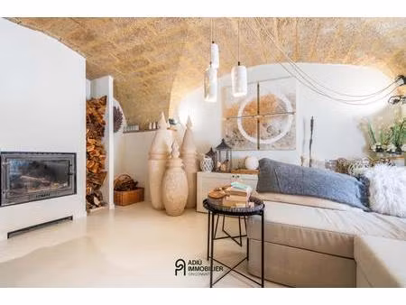 superbe maison en pierre avec terrasse tropézienne et prestations soignées
